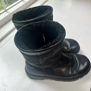Men’s Ugg boots, leather and suede. Size 9. Good condition
